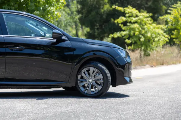 Peugeot e-208 50 kWh Allure 11