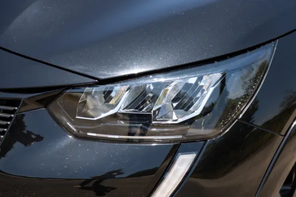Peugeot e-208 50 kWh Allure 16