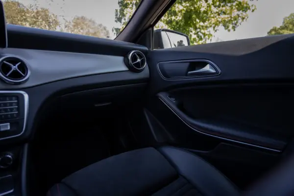 Mercedes-Benz GLA 180 (CDI) d AMG Line 24