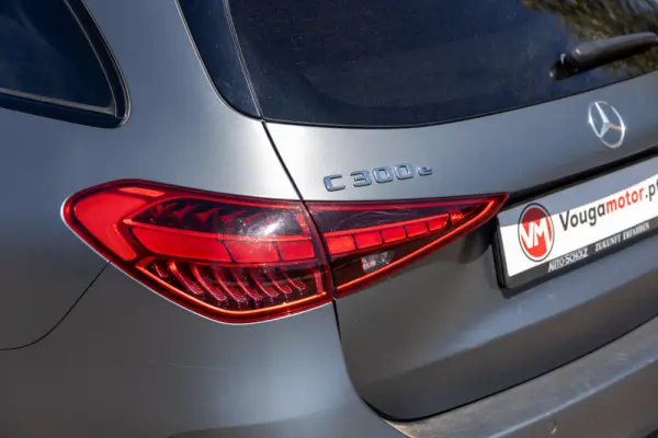 Mercedes-Benz C 300 e T 9G-TRONIC AMG Line 46