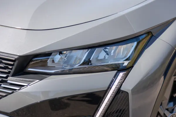 Peugeot 408 1.6 Hybrid Allure Pack e-EAT8 16
