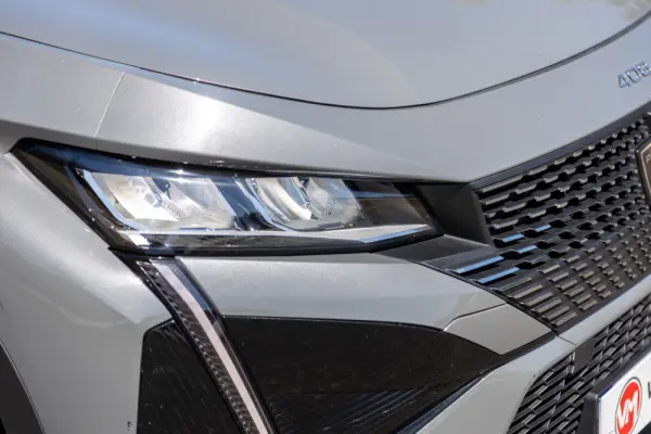 Peugeot 408 1.6 Hybrid Allure Pack e-EAT8 15