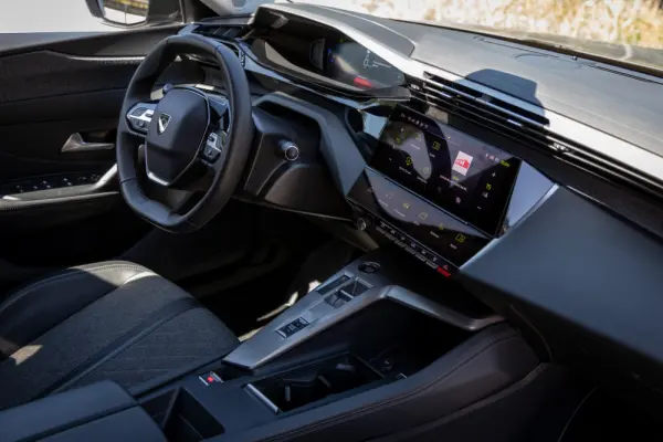Peugeot 408 1.6 Hybrid Allure Pack e-EAT8 45