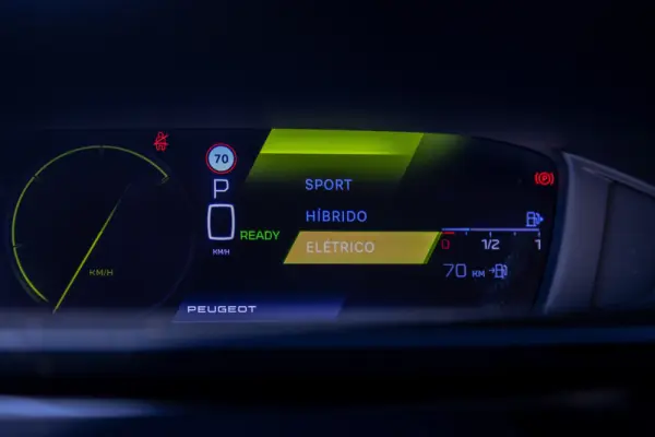 Peugeot 408 1.6 Hybrid Allure Pack e-EAT8 73