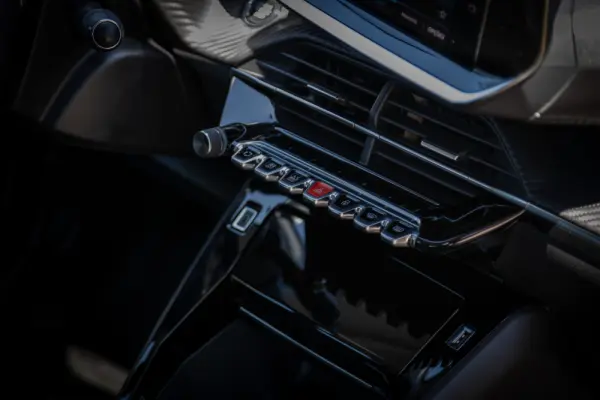 Peugeot e-208 50 kWh Allure 61