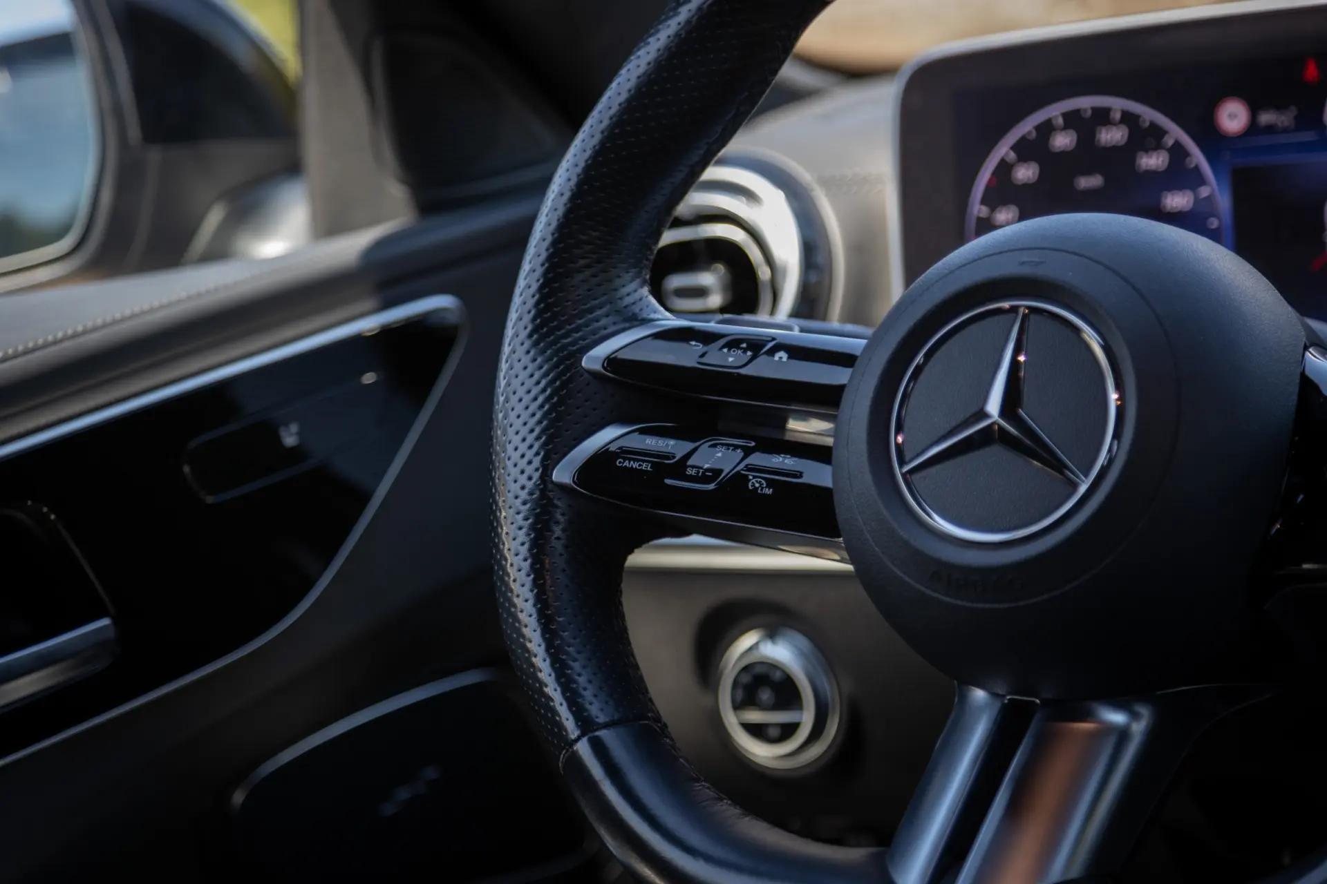 Mercedes-Benz C 300 e T 9G-TRONIC AMG Line 2