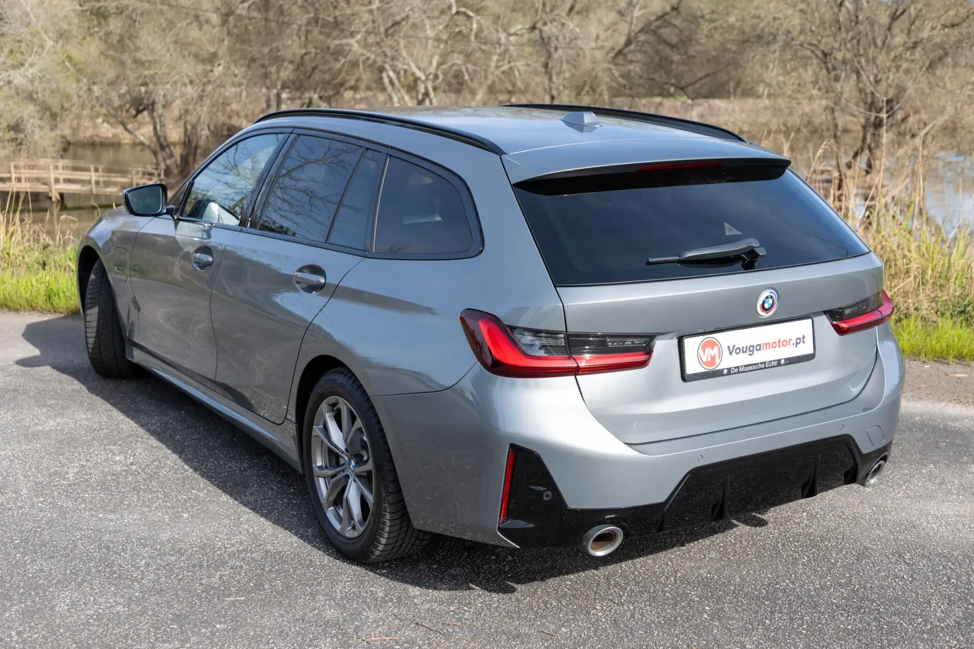 BMW 320 e Touring Pack Desportivo M Auto 29