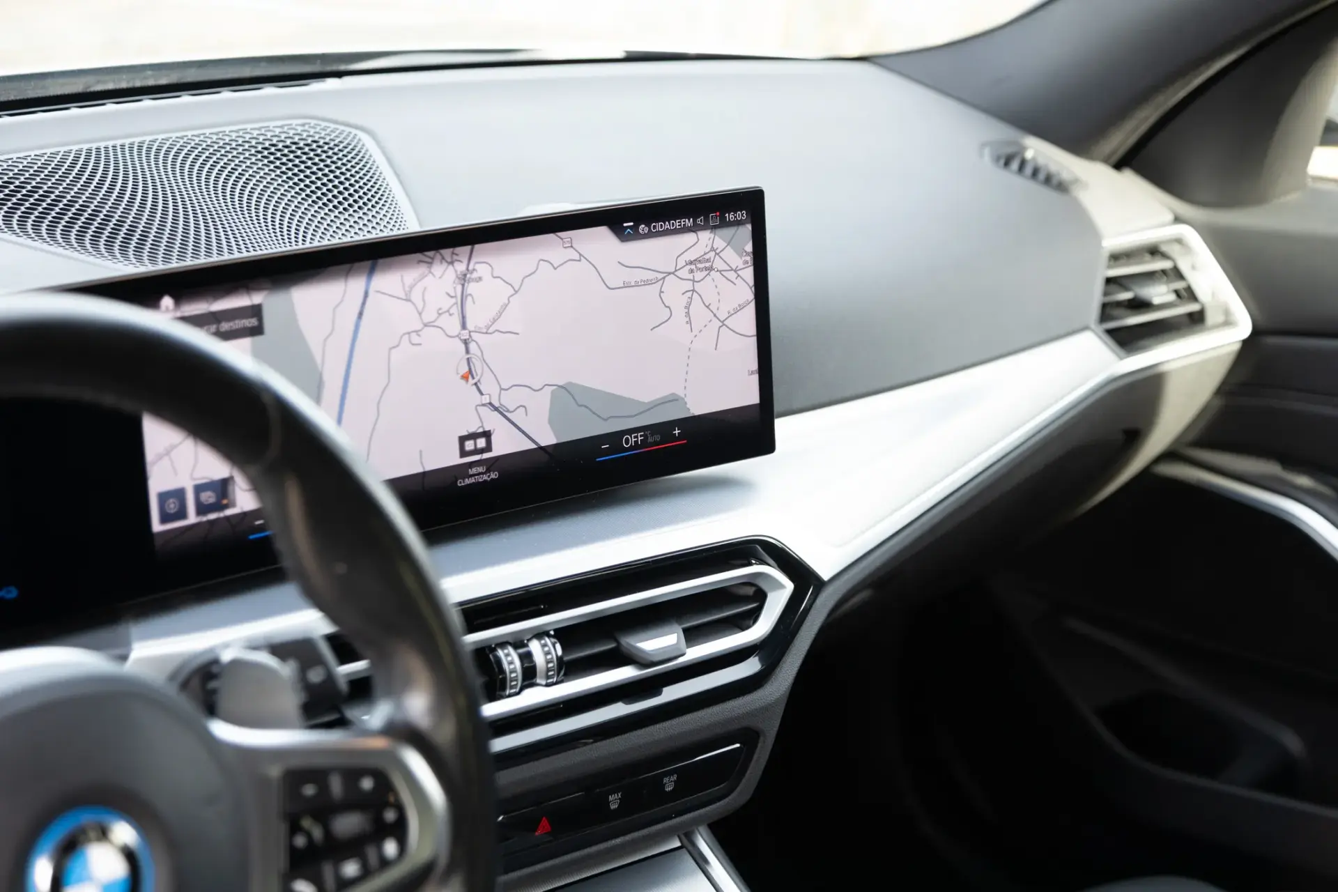 BMW 320 e Touring Pack Desportivo M Auto 51