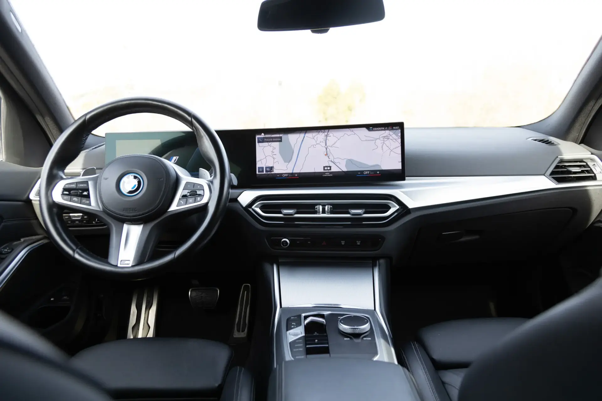 BMW 320 e Touring Pack Desportivo M Auto 62