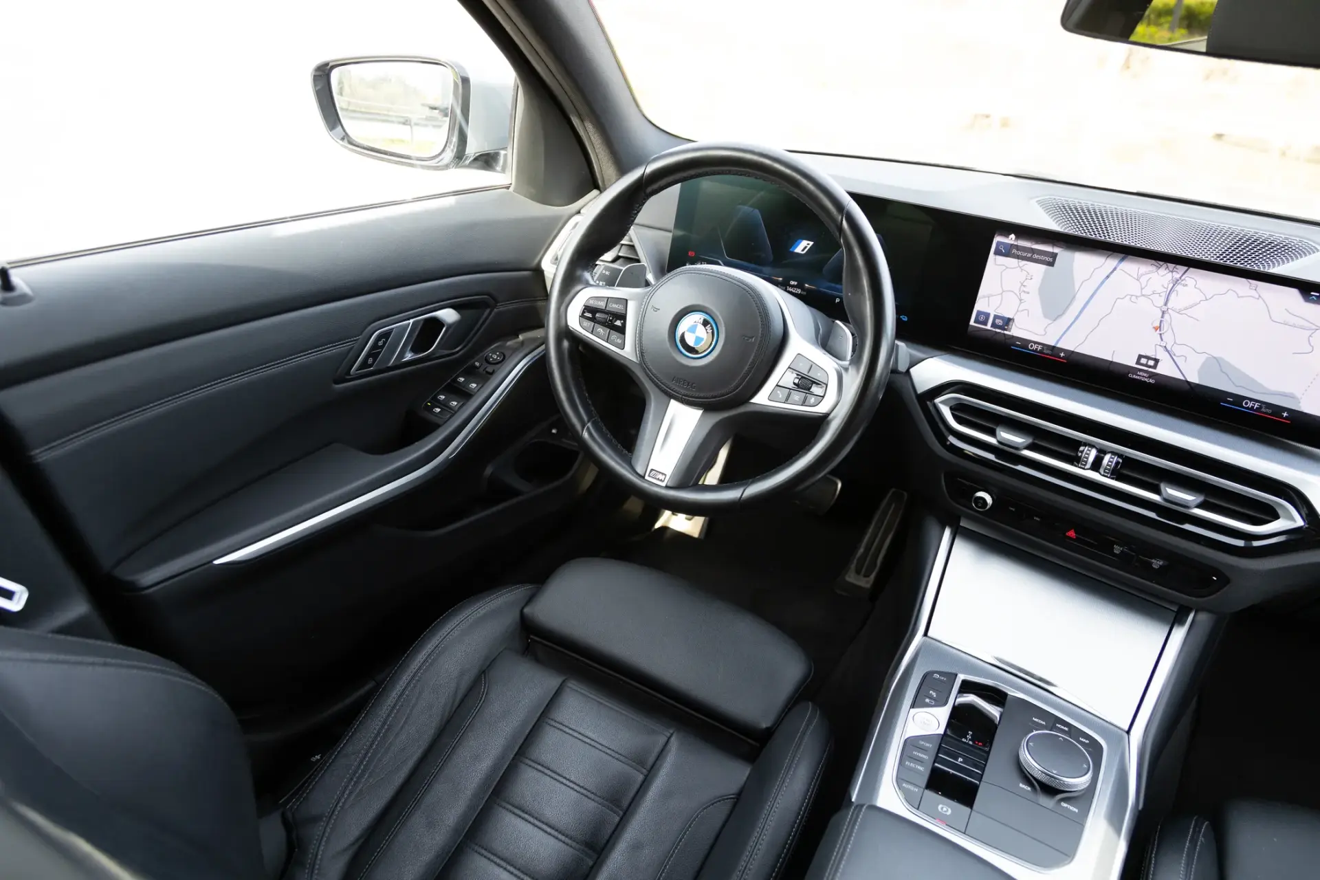 BMW 320 e Touring Pack Desportivo M Auto 64
