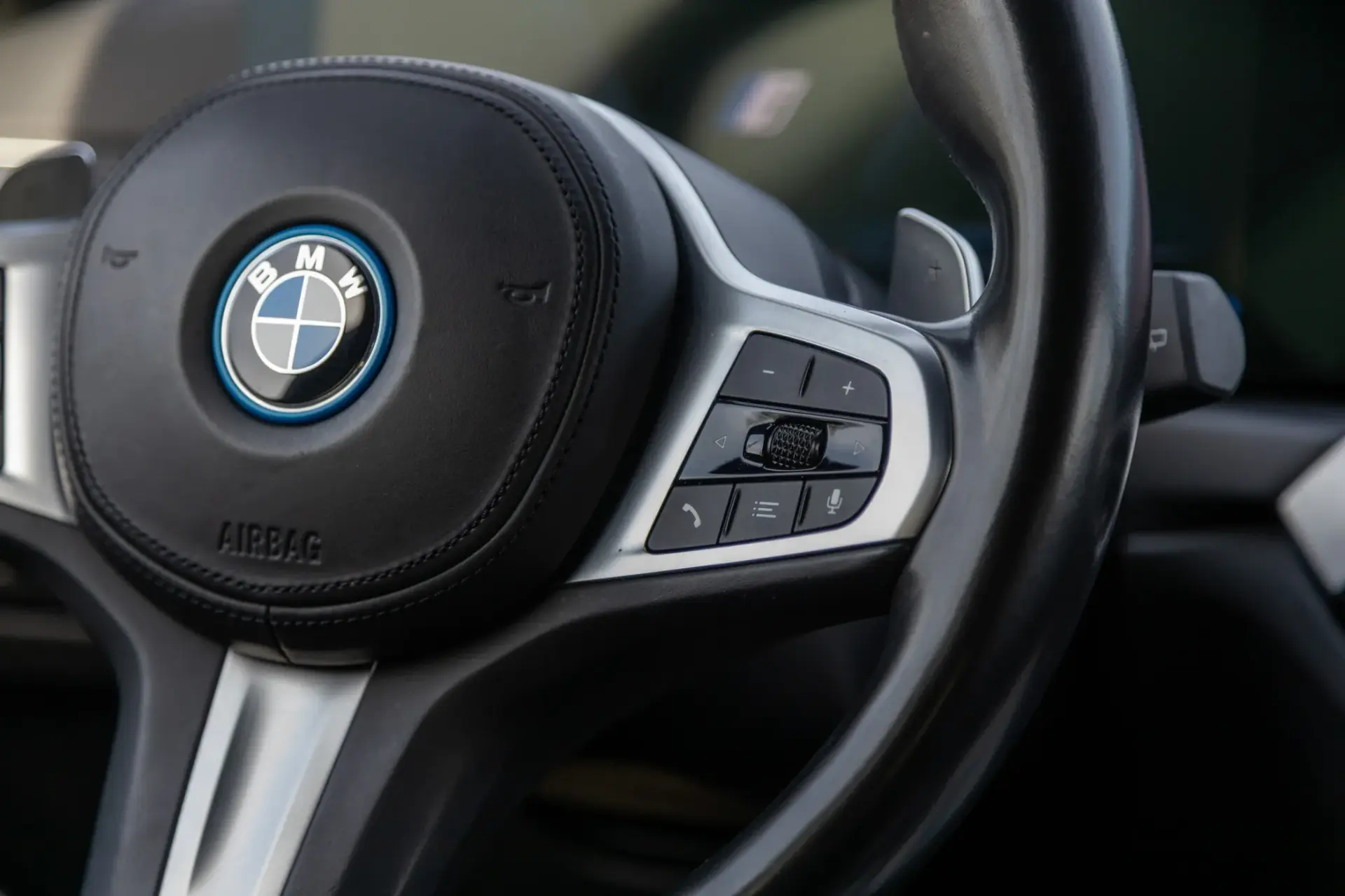 BMW 320 e Touring Pack Desportivo M Auto 86