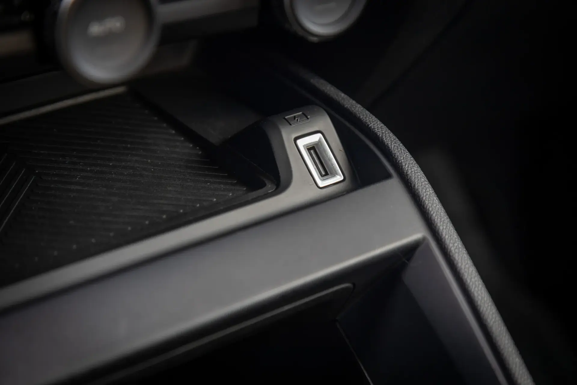 Citroen C4 1.5 BlueHDi Plus EAT8 24