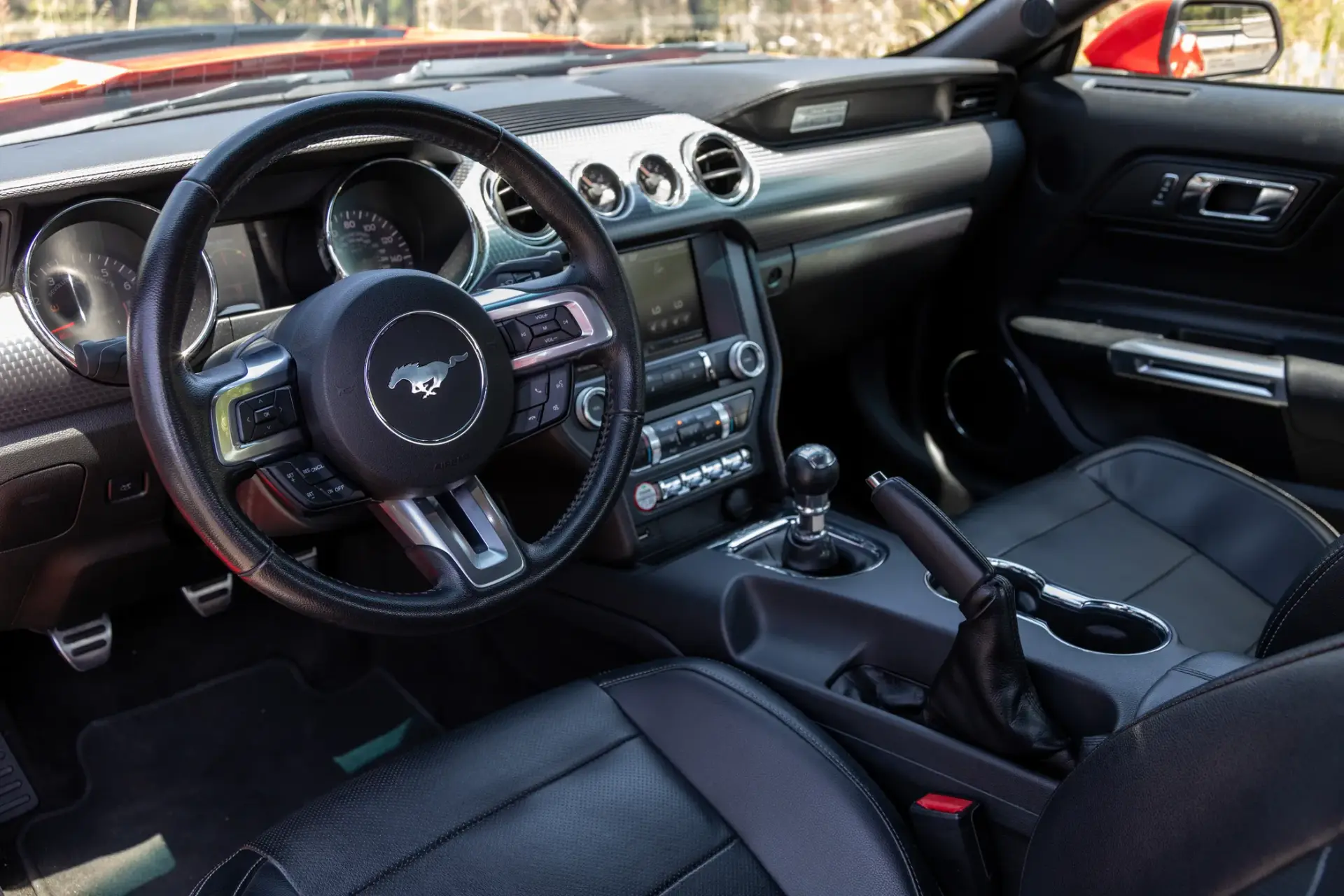 Ford Mustang 5.0 Ti-VCT V8 Black Shadow Edition 74