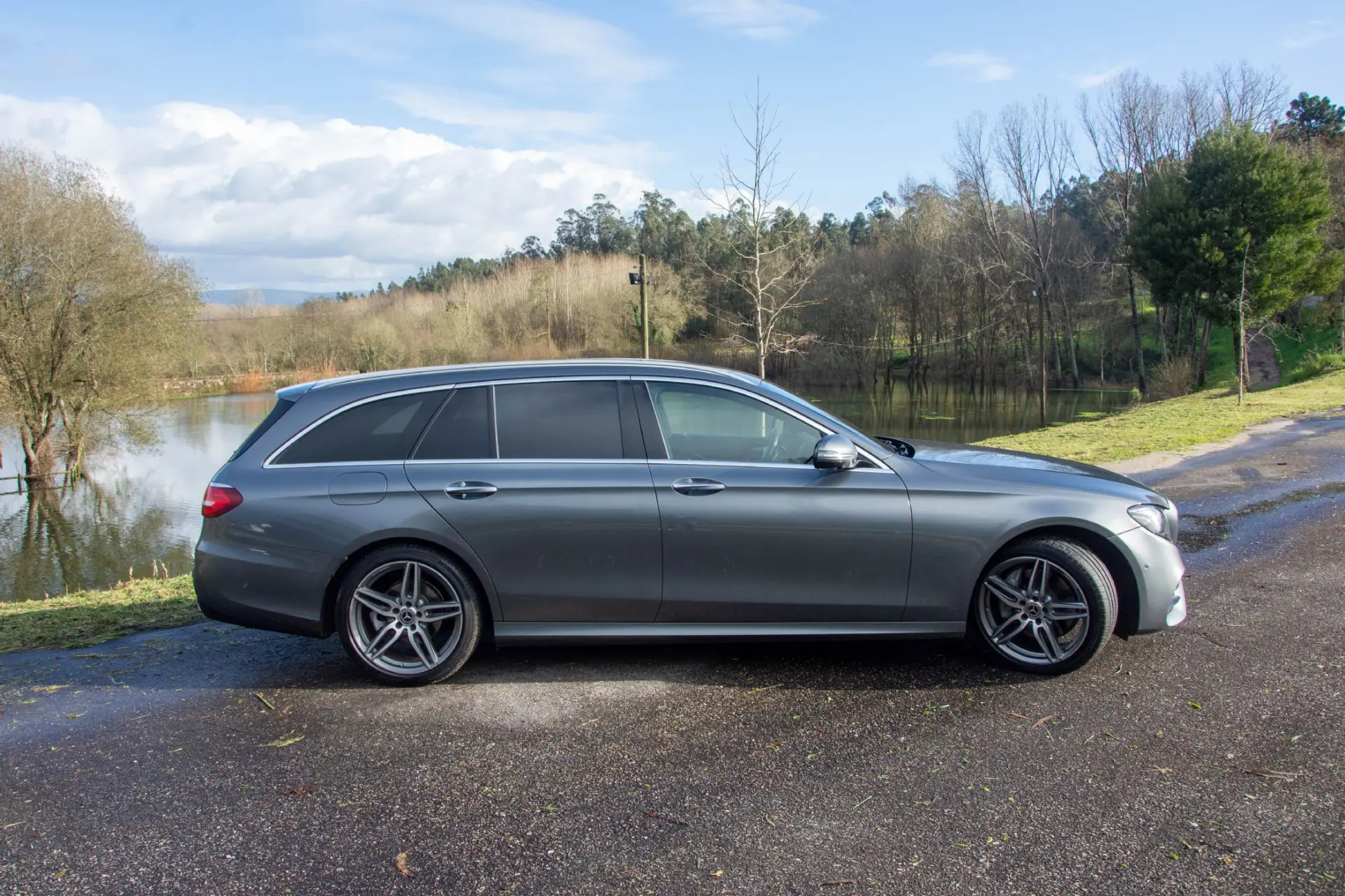 Mercedes-Benz E 220 d AMG 10
