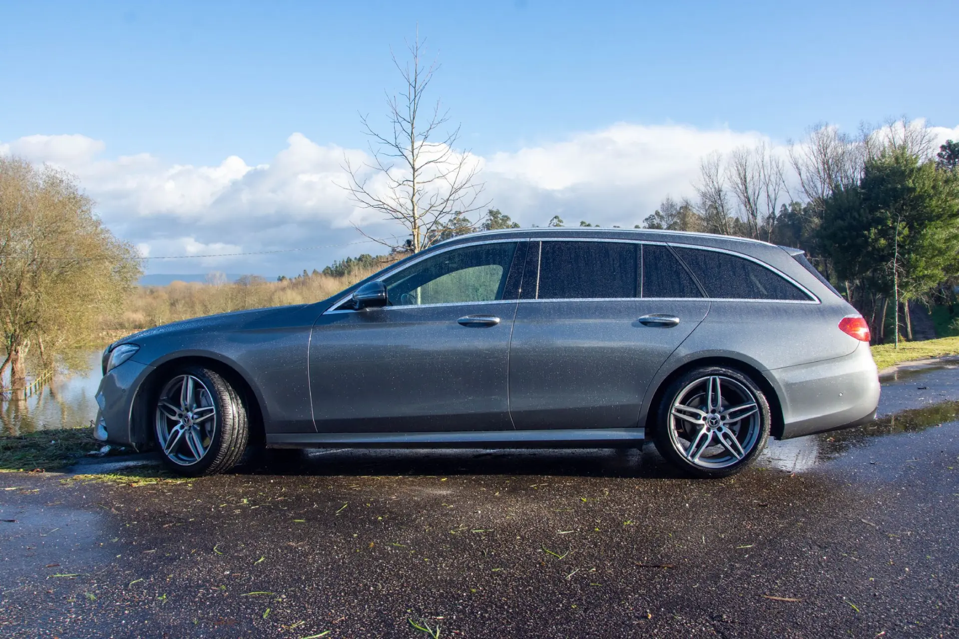 Mercedes-Benz E 220 d AMG 11