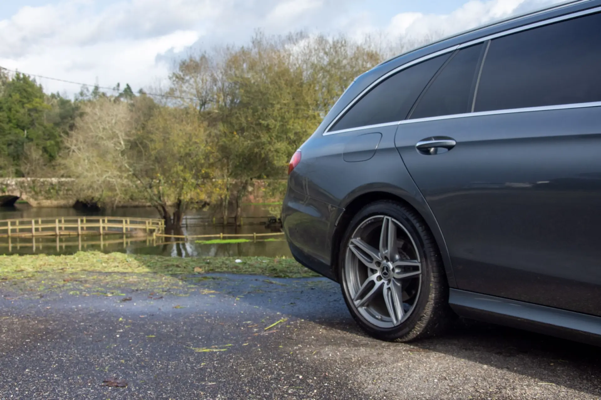 Mercedes-Benz E 220 d AMG 13