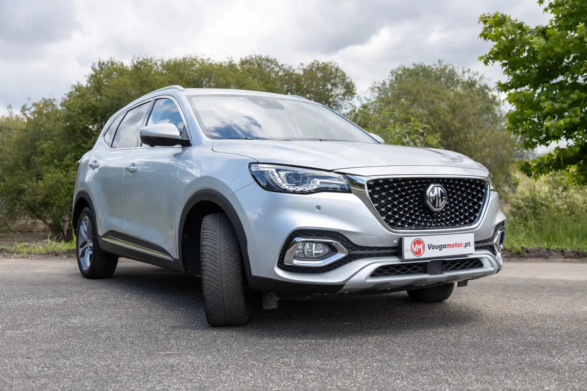 MG HS 1.5 T Luxury AT 12