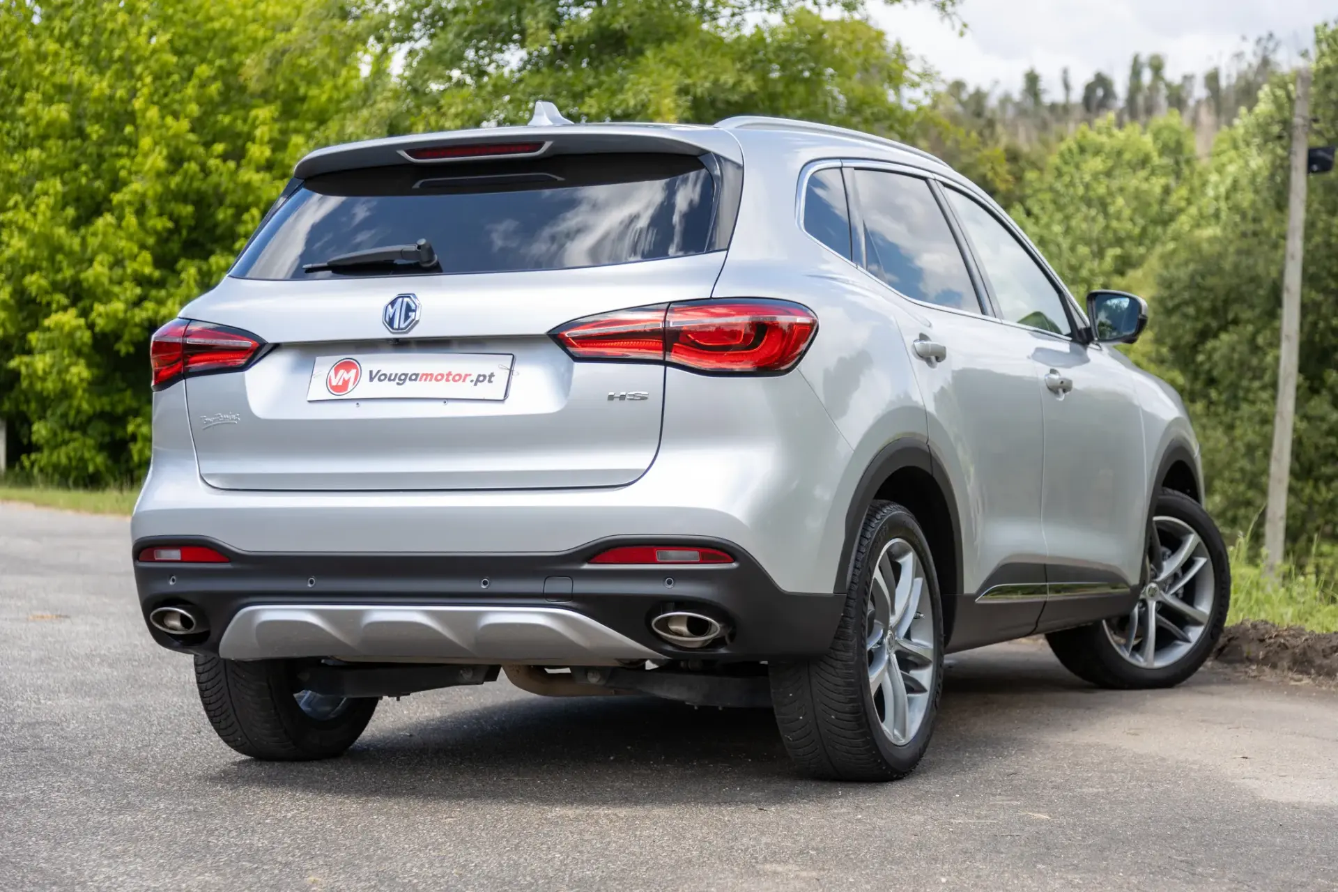 MG HS 1.5 T Luxury AT 23