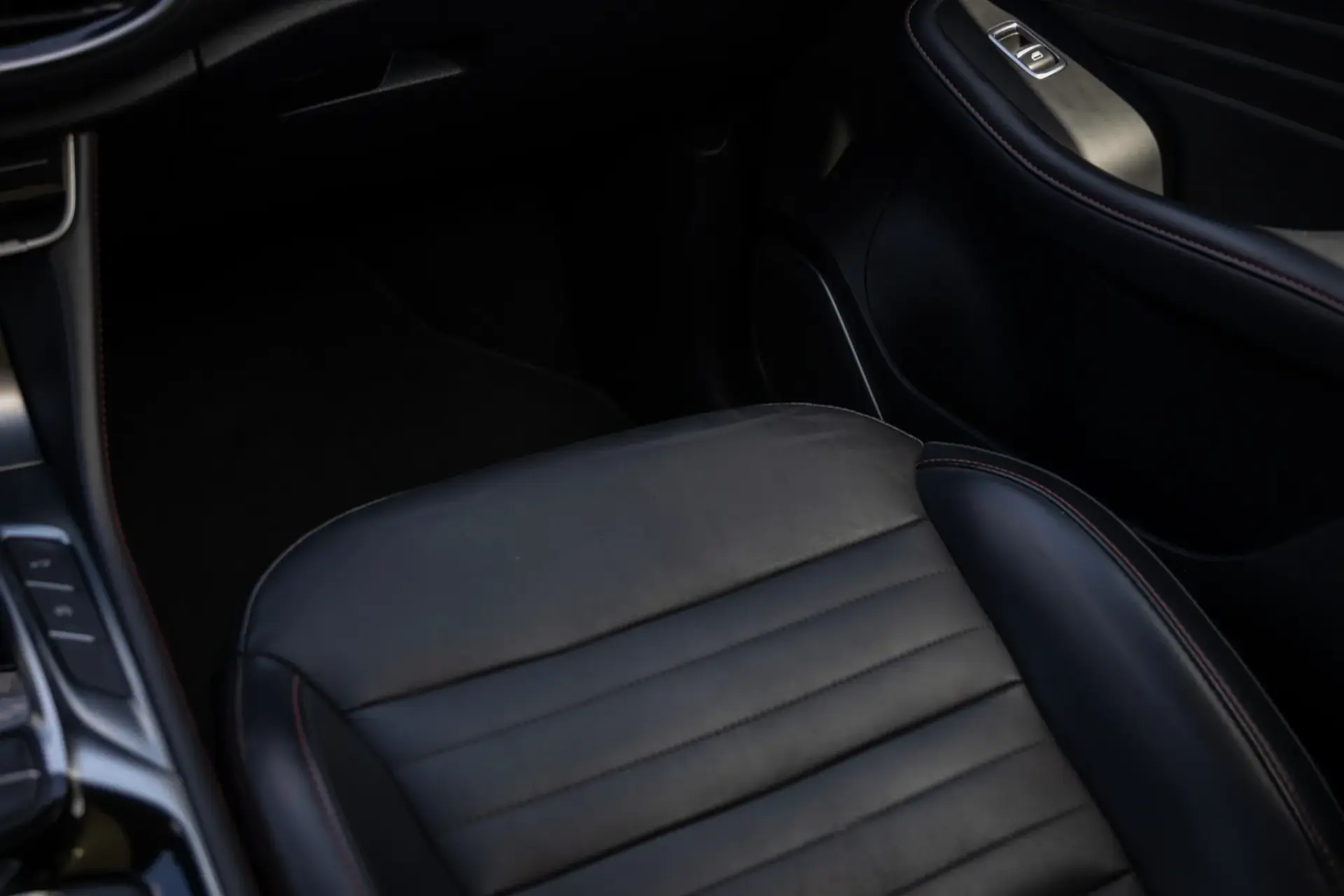MG HS 1.5 T Luxury AT 37