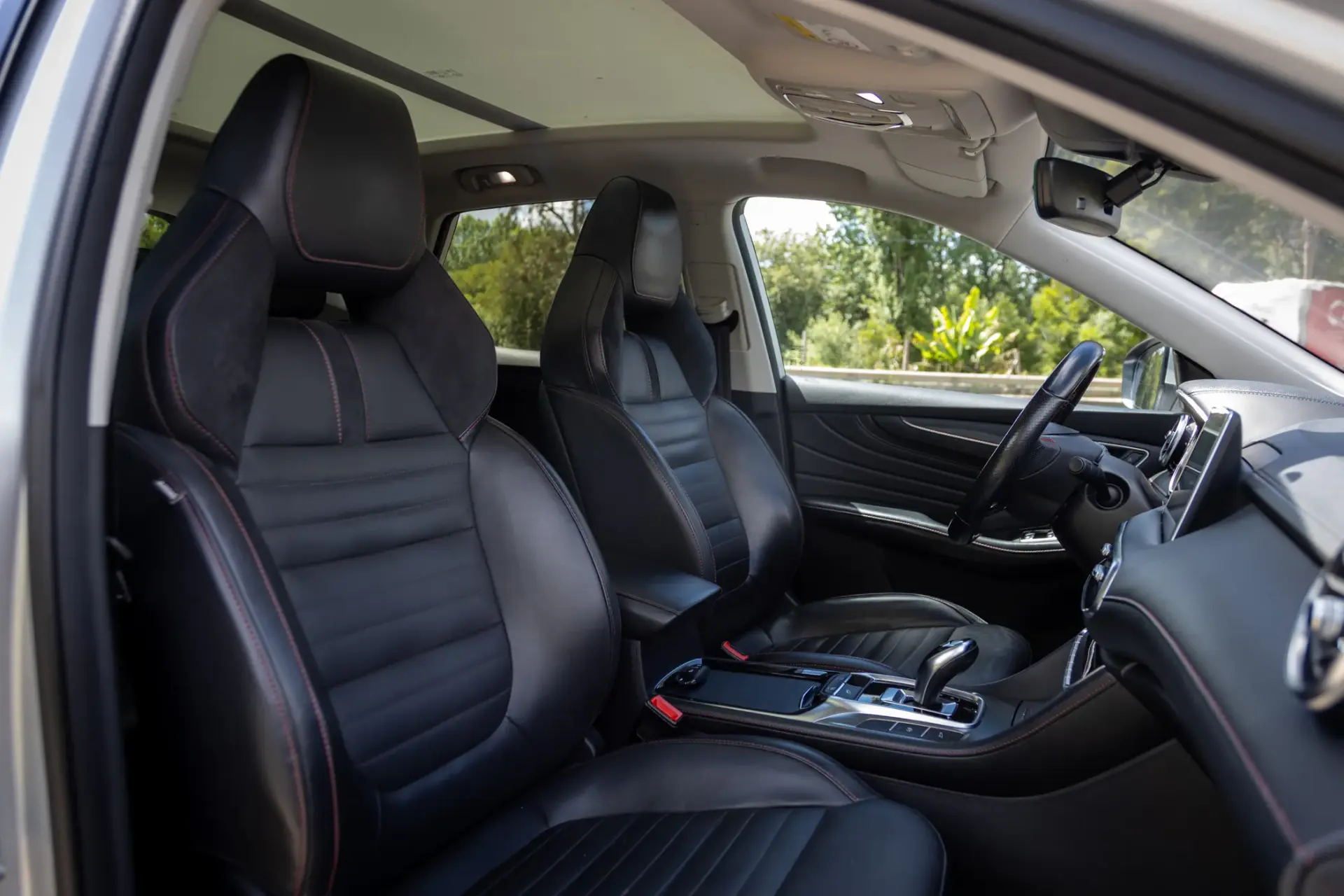 MG HS 1.5 T Luxury AT 40
