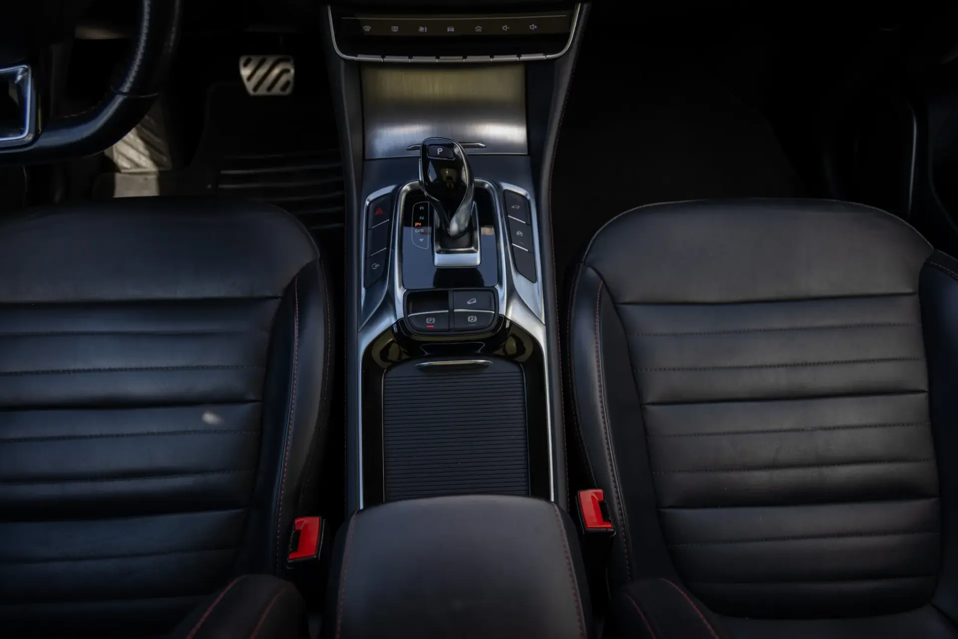 MG HS 1.5 T Luxury AT 79