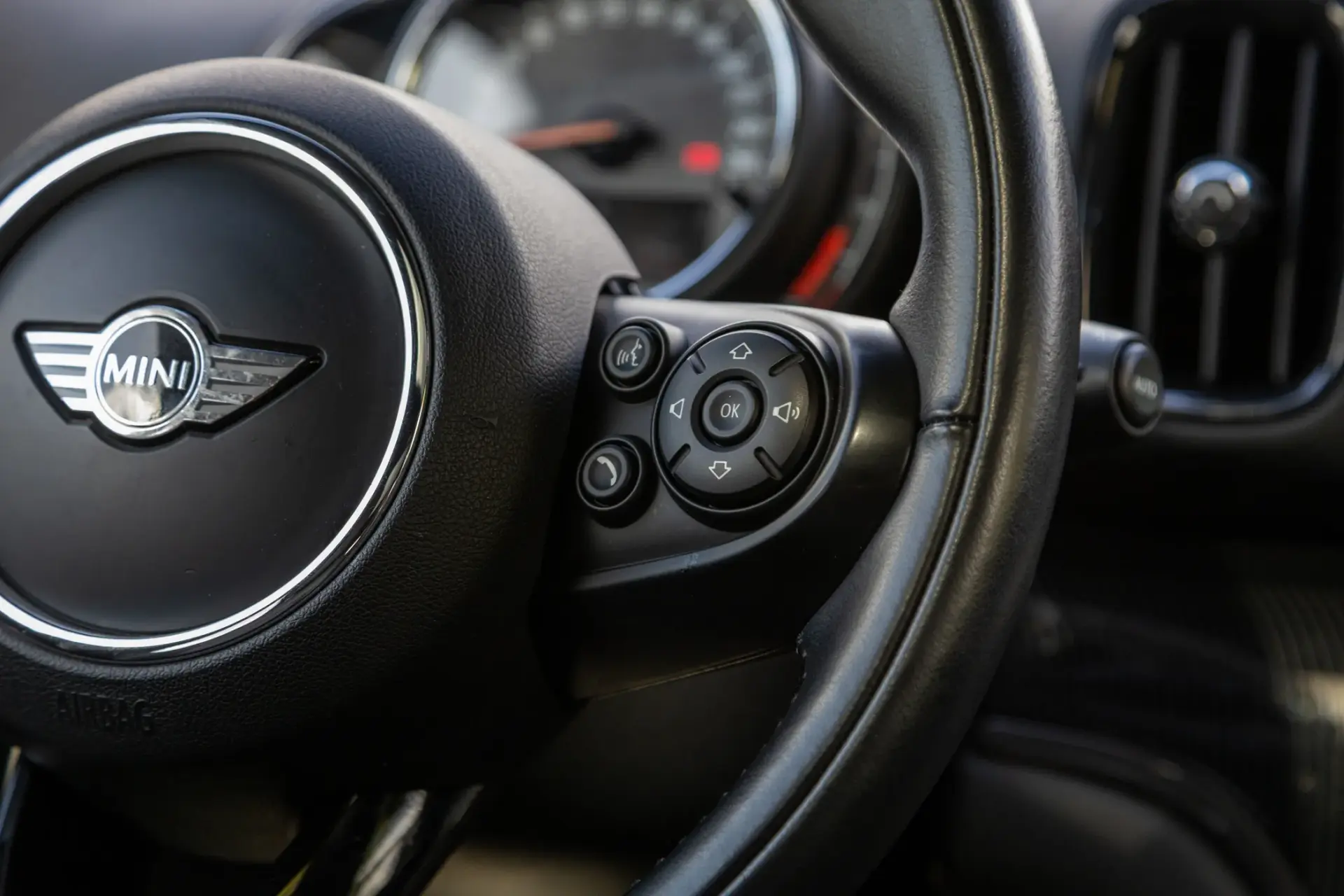 MINI Countryman Cooper SE ALL4 Auto 17