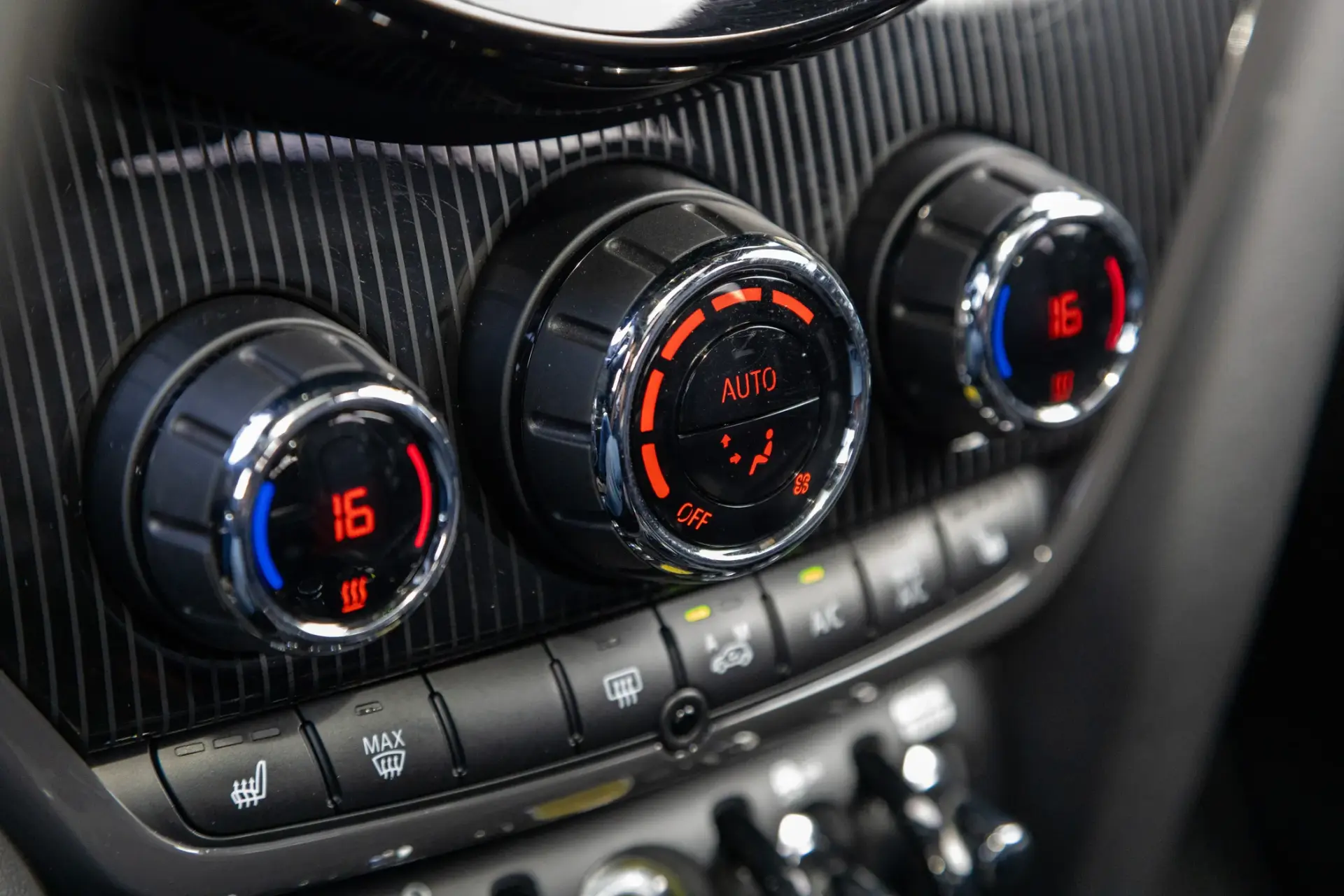 MINI Countryman Cooper SE ALL4 Auto 77