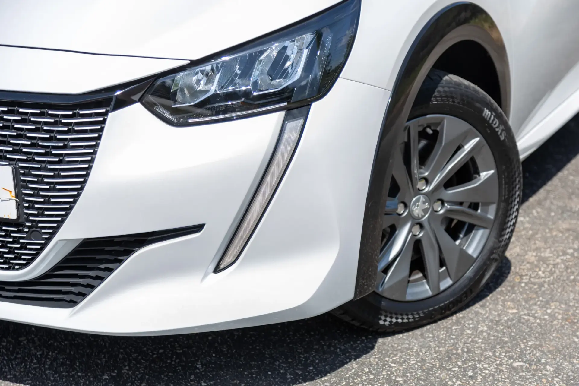 Peugeot e-208 50 kWh Allure Pack 22