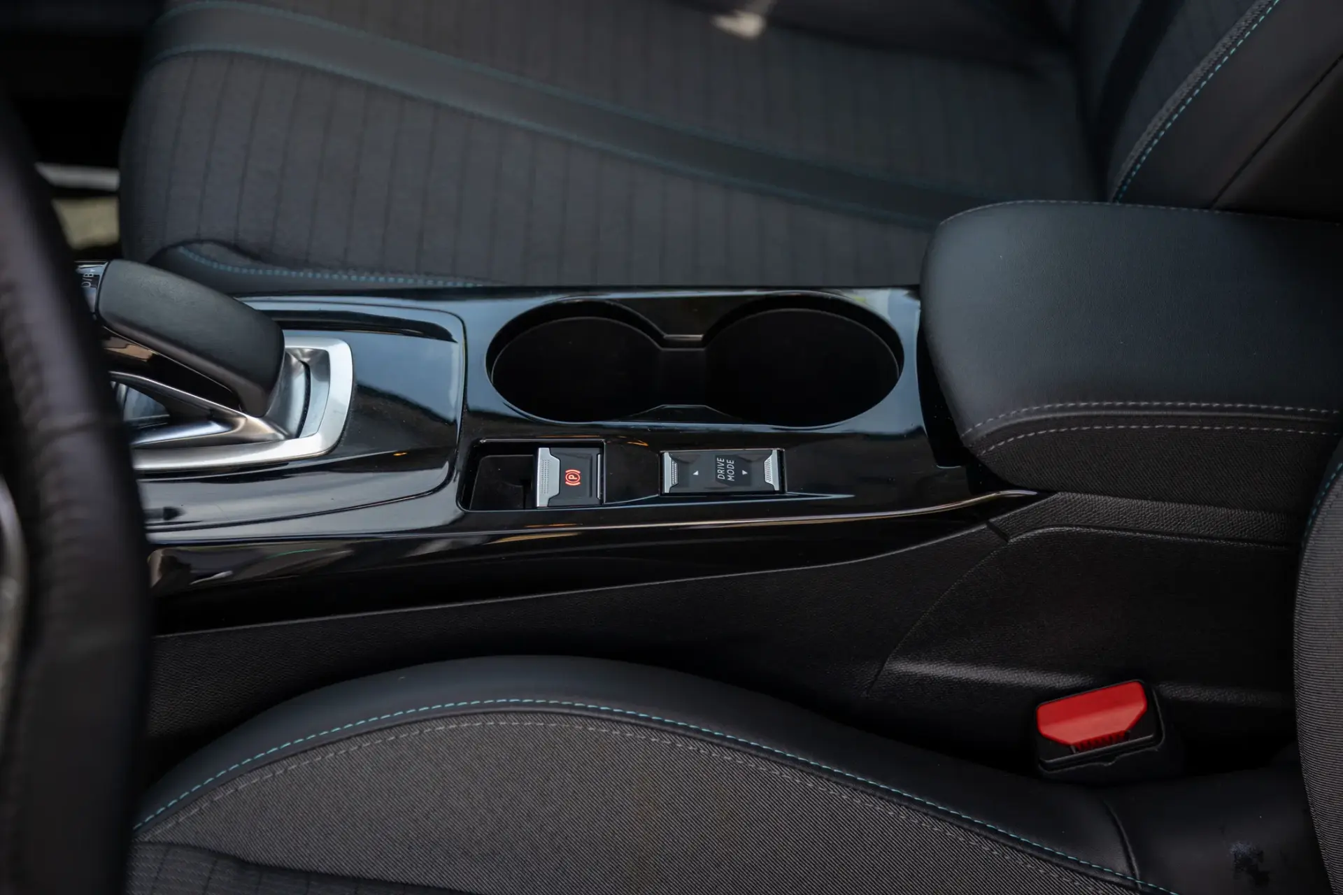 Peugeot e-208 50 kWh Allure Pack 62