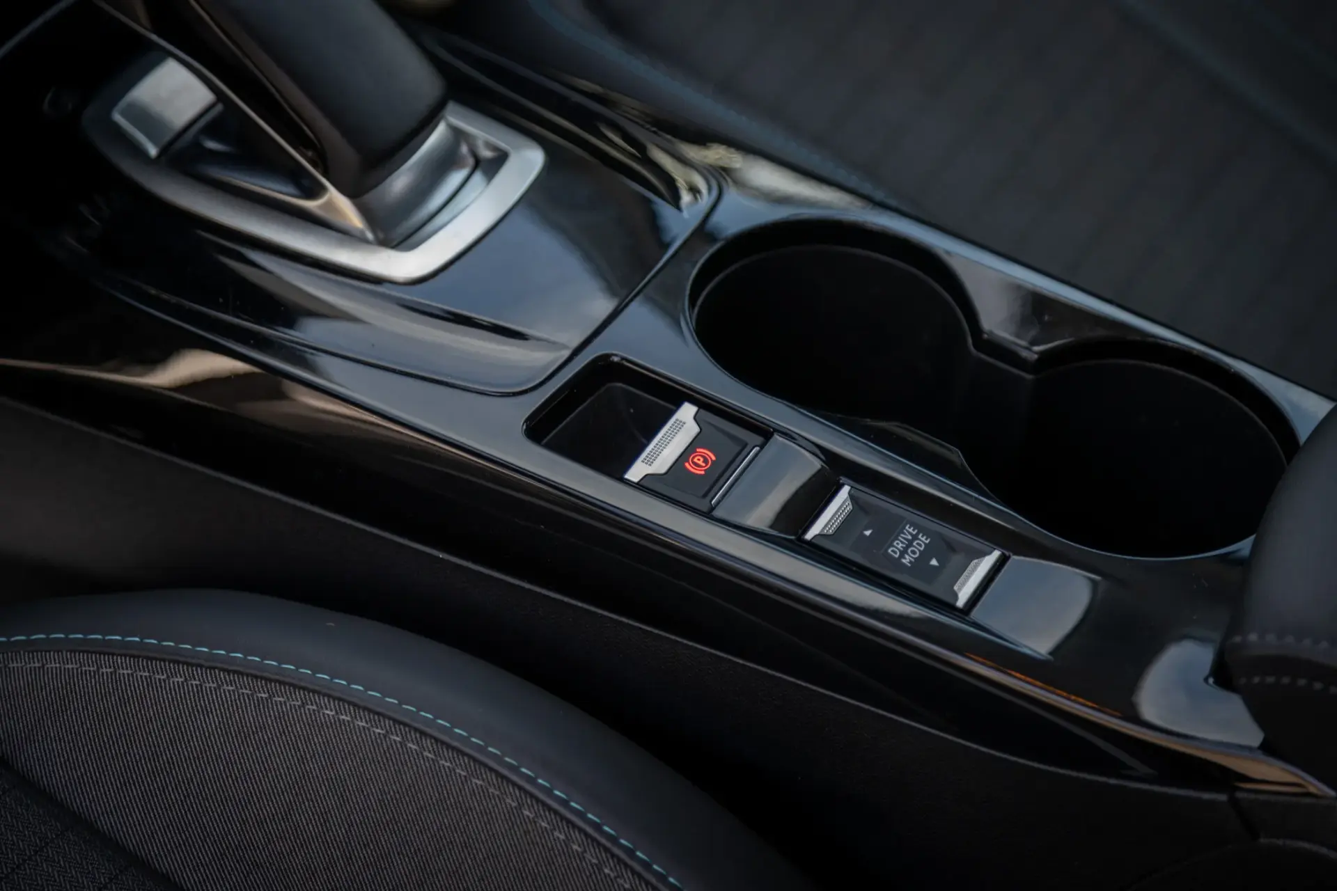 Peugeot e-208 50 kWh Allure Pack 65