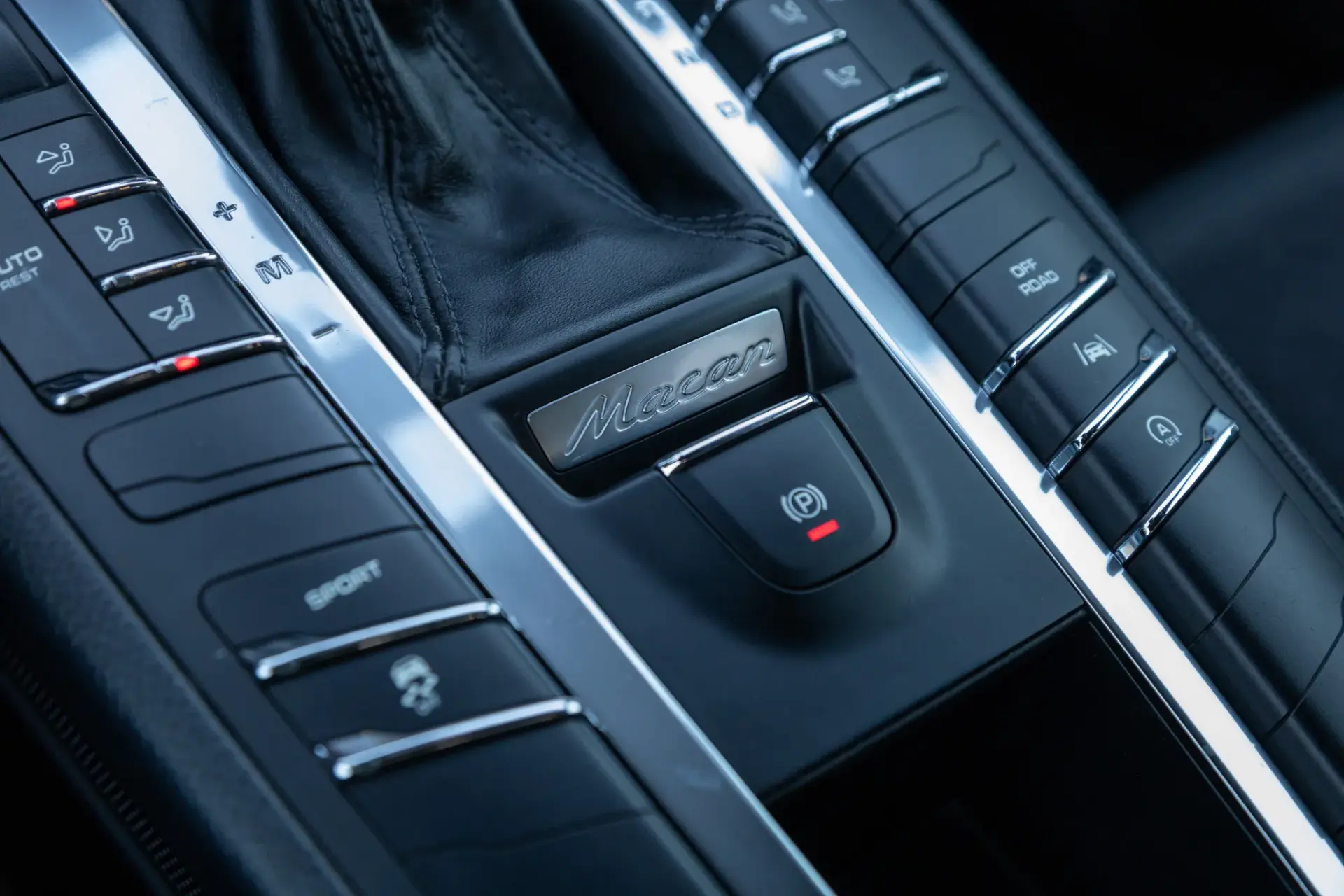 Porsche Macan PDK 76
