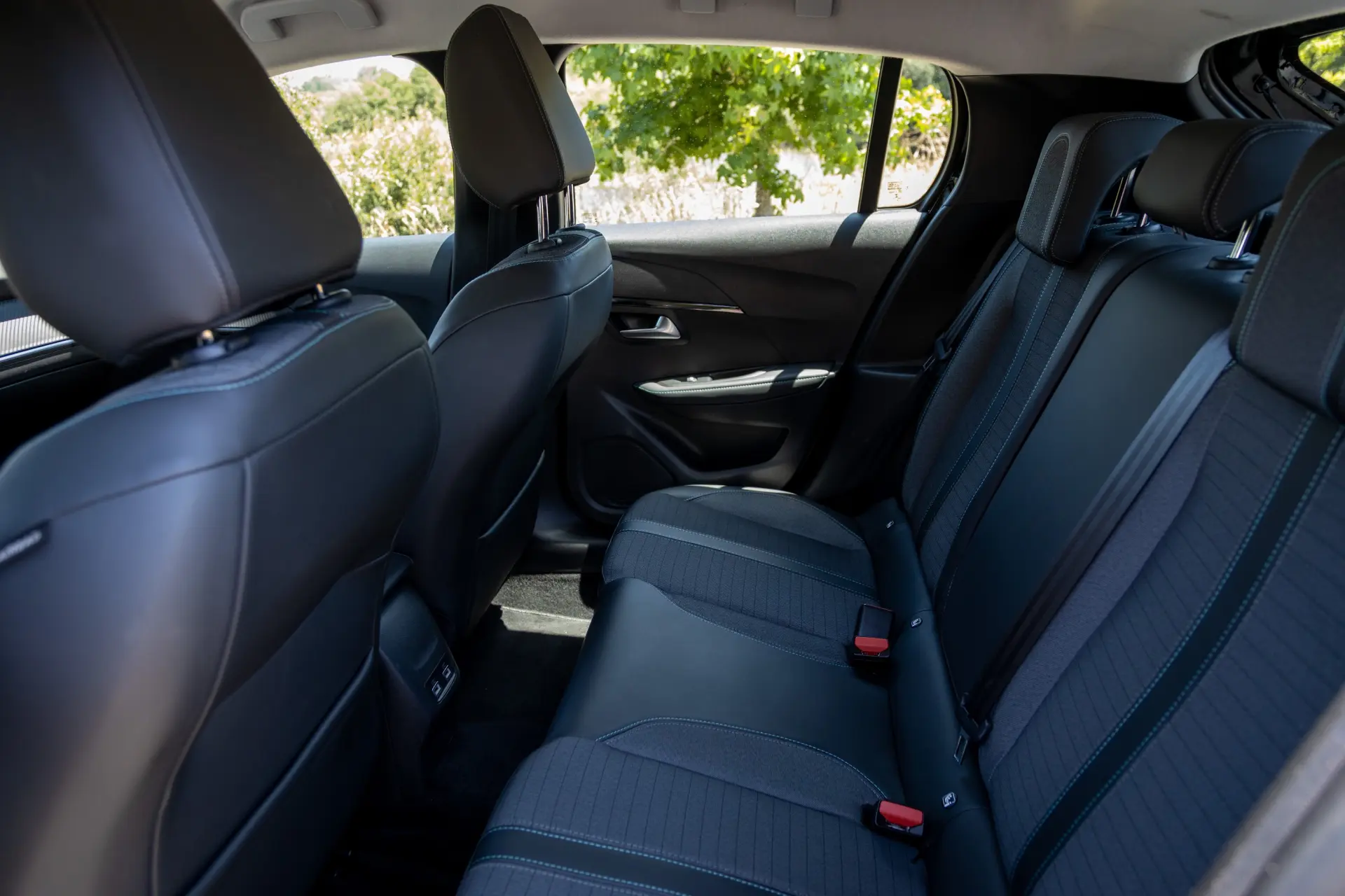 Peugeot e-208 50 kWh Allure 73