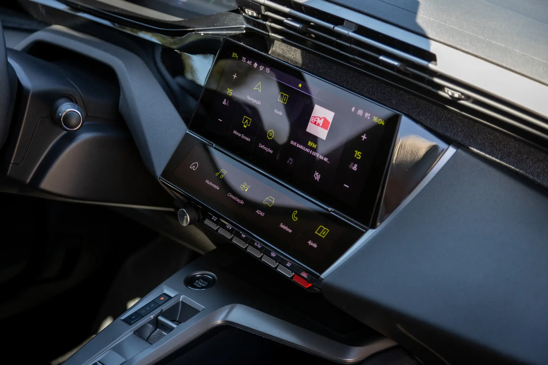Peugeot 408 1.6 Hybrid Allure Pack e-EAT8 46