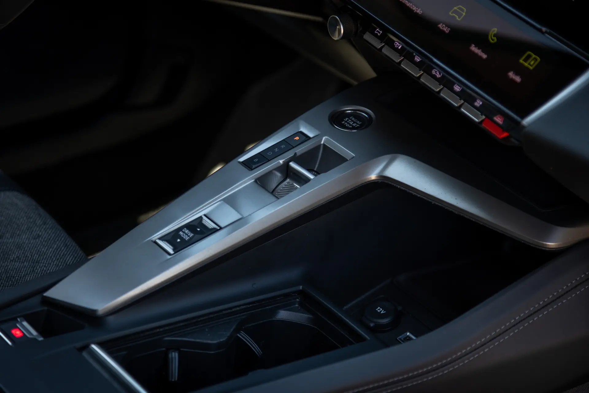 Peugeot 408 1.6 Hybrid Allure Pack e-EAT8 47