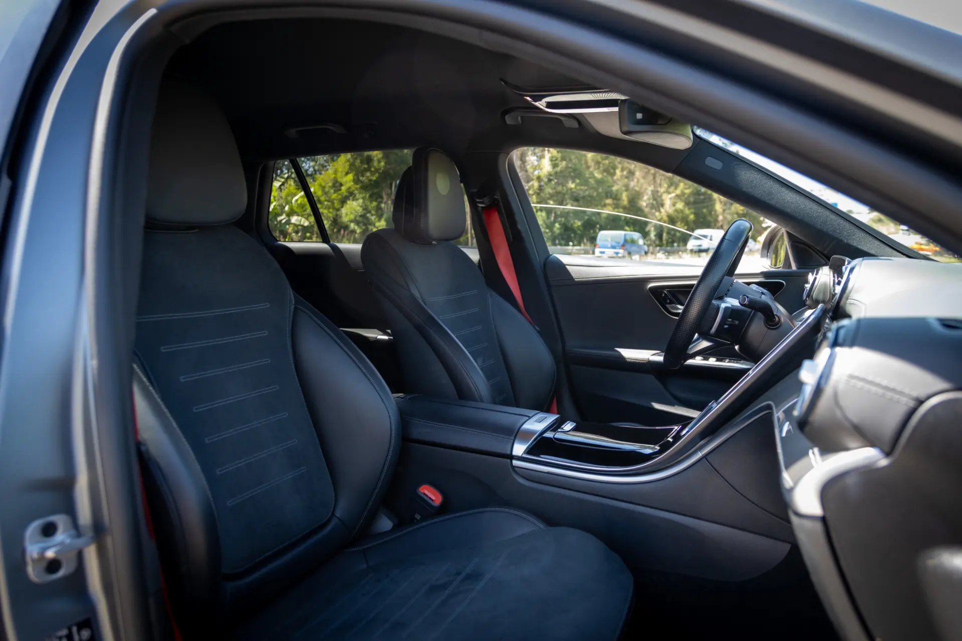Mercedes-Benz C 300 e T 9G-TRONIC AMG Line 56