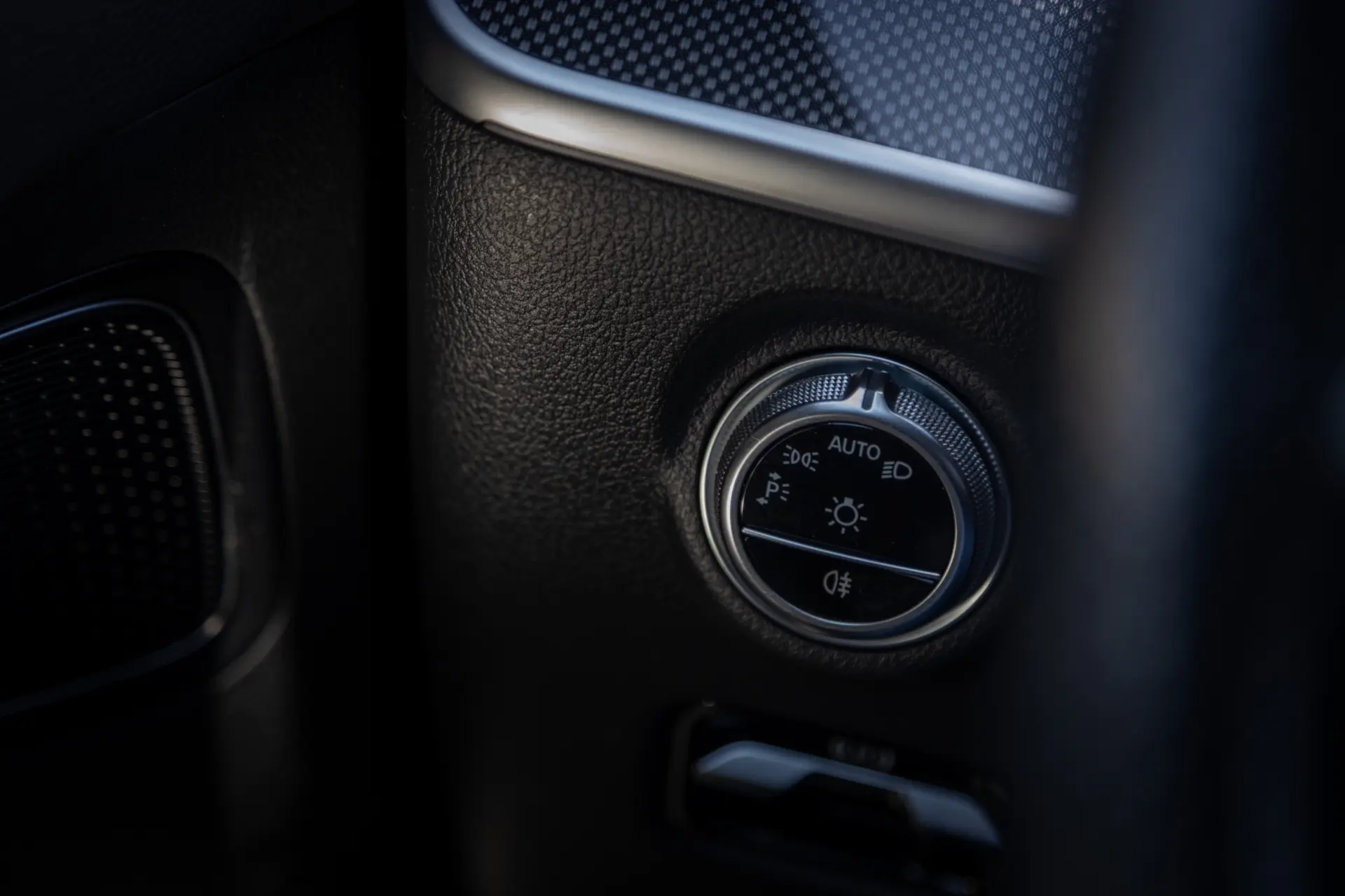 Mercedes-Benz C 300 e T 9G-TRONIC AMG Line 5