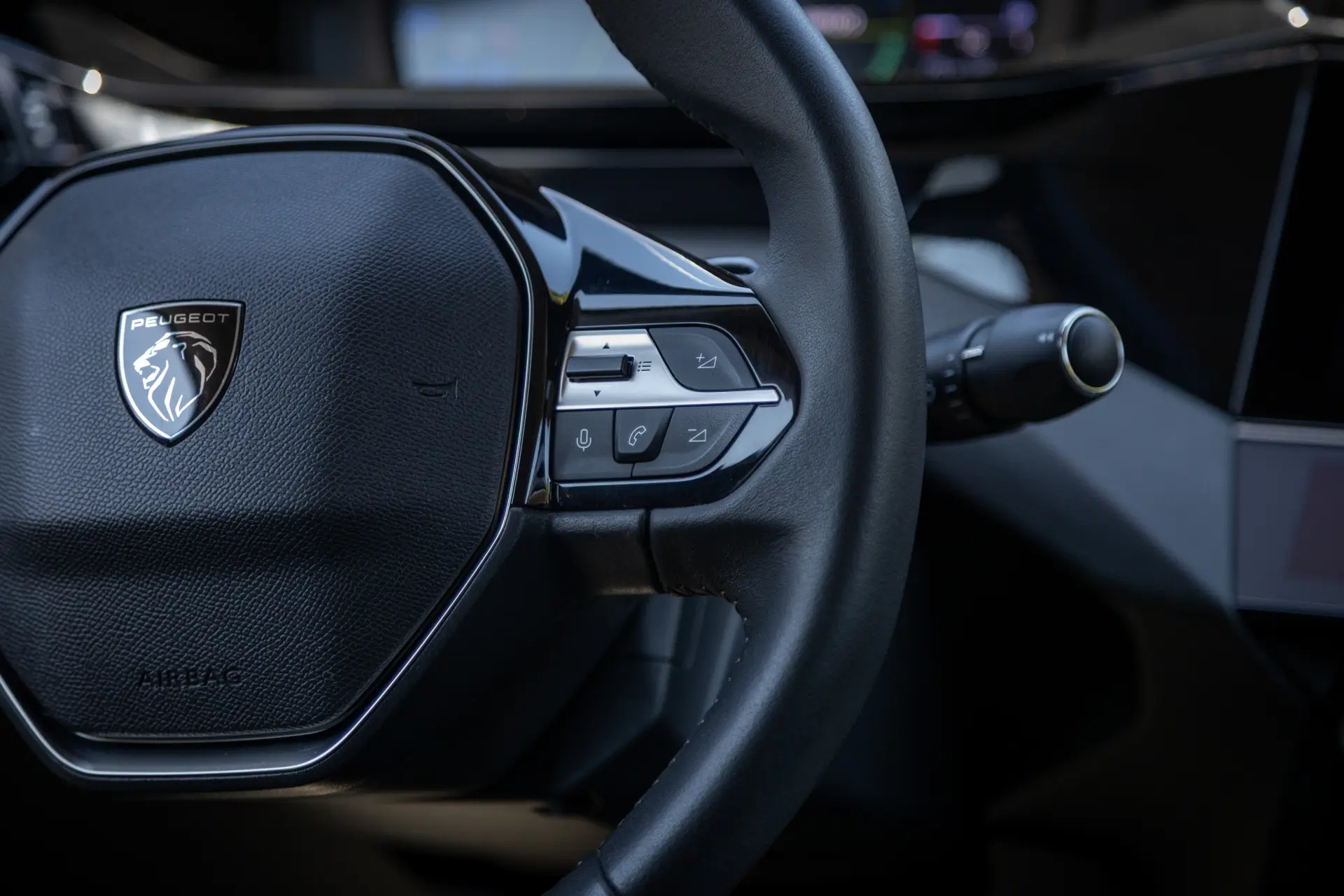 Peugeot 408 1.6 Hybrid Allure Pack e-EAT8 58