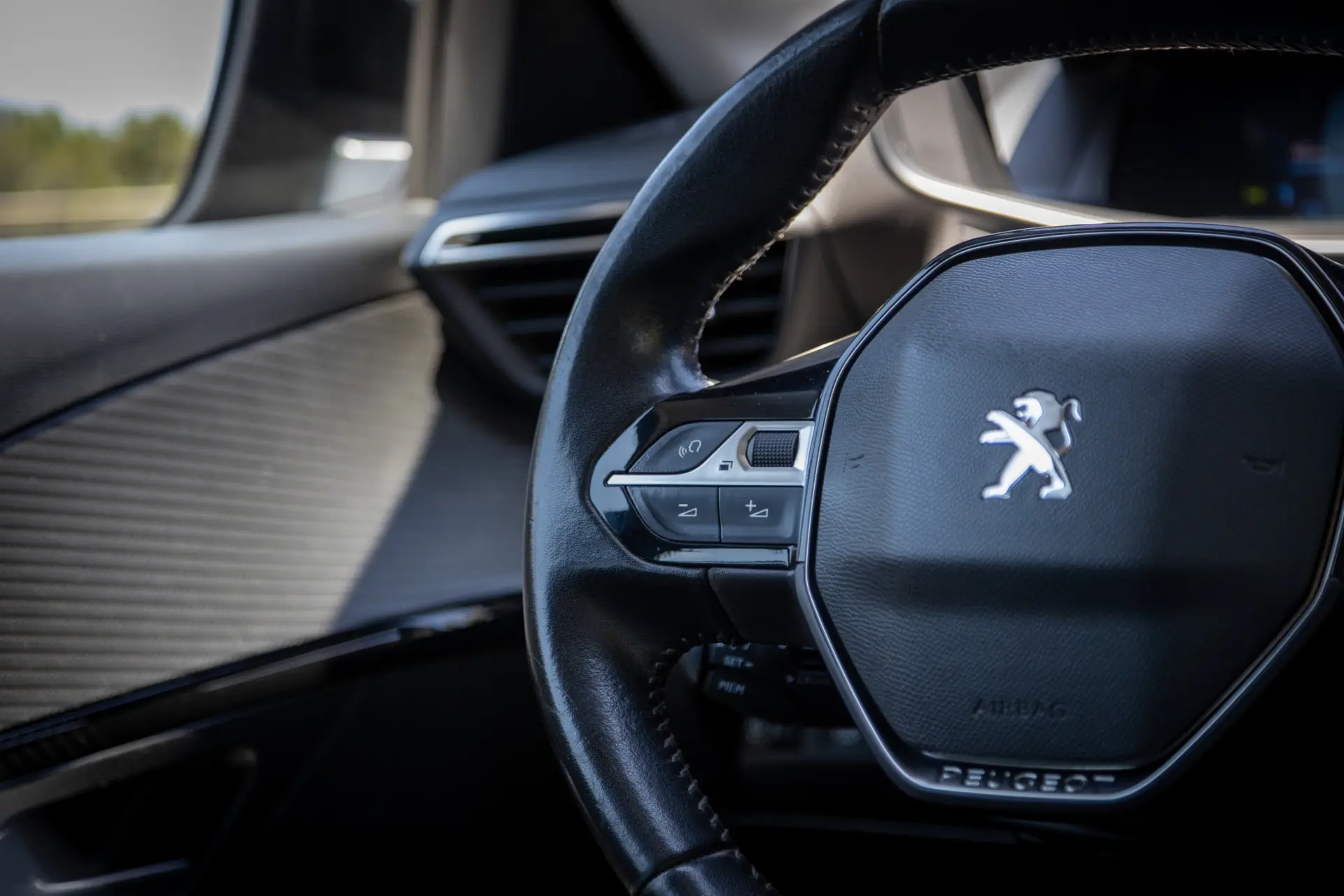 Peugeot e-208 50 kWh Allure 69