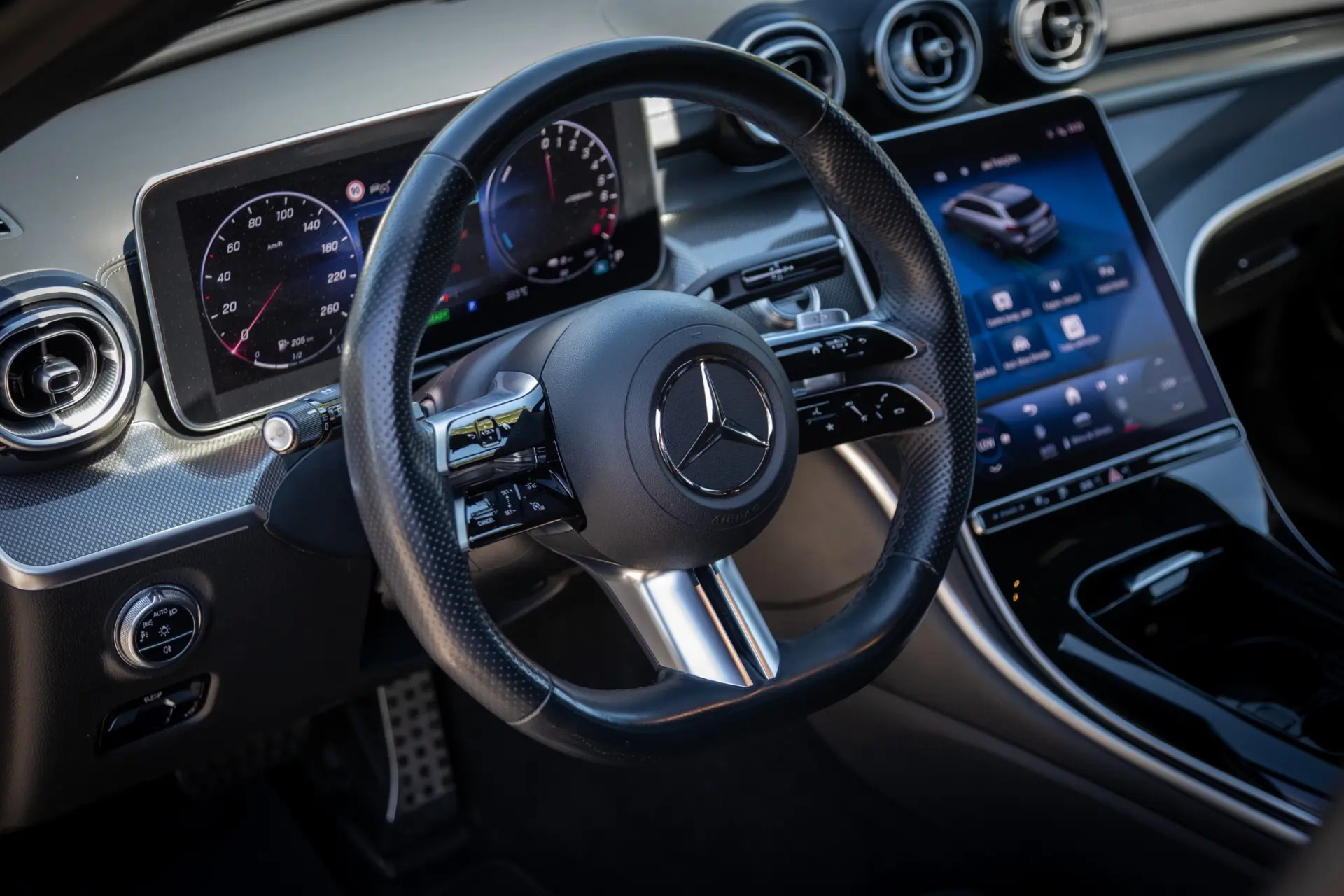 Mercedes-Benz C 300 e T 9G-TRONIC AMG Line 47