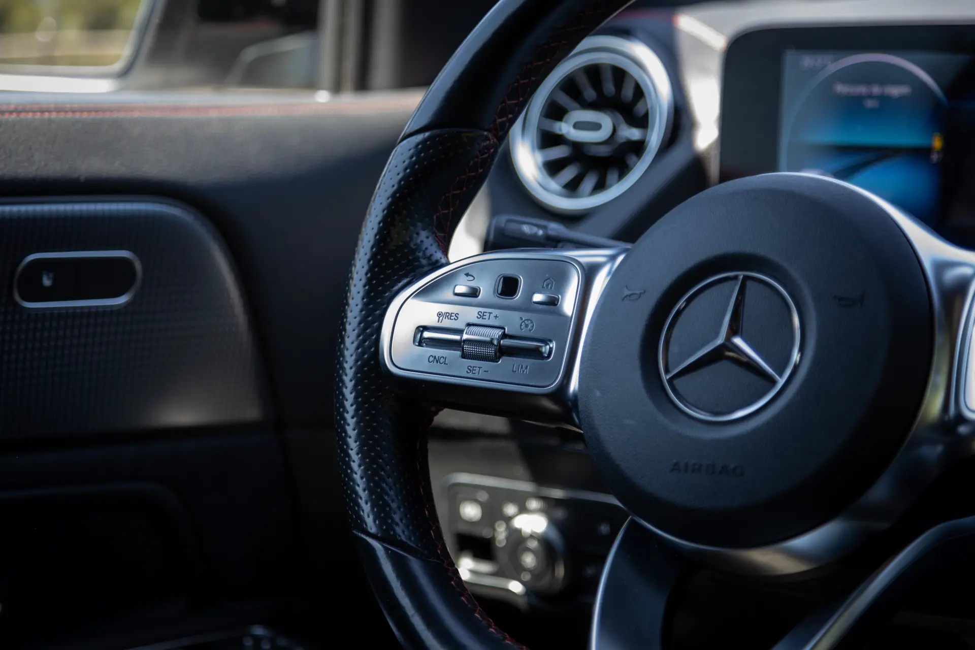 Mercedes-Benz EQA 250 AMG Line 54