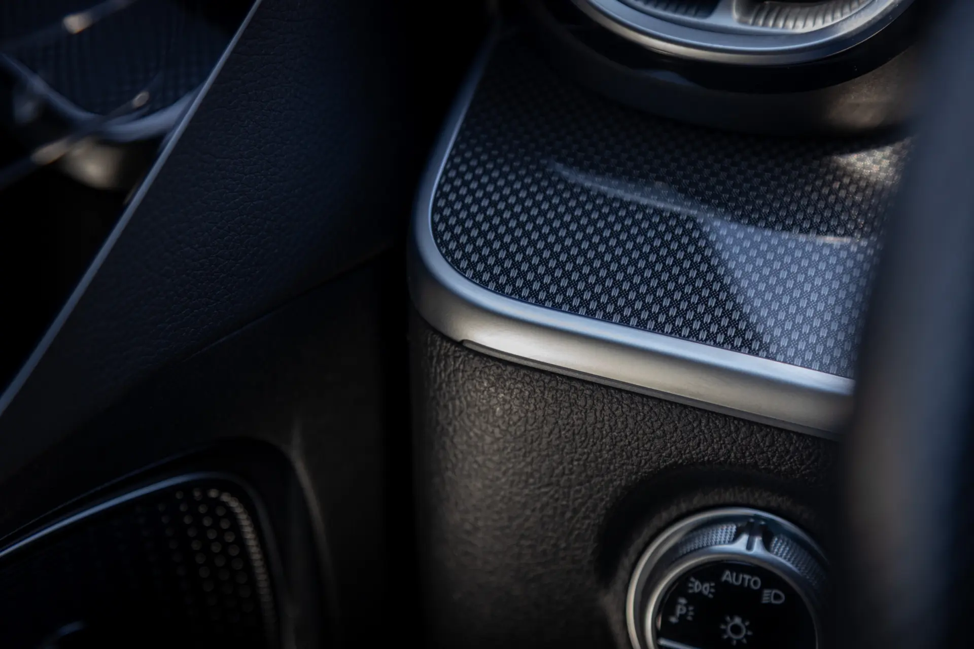 Mercedes-Benz C 300 e T 9G-TRONIC AMG Line 6