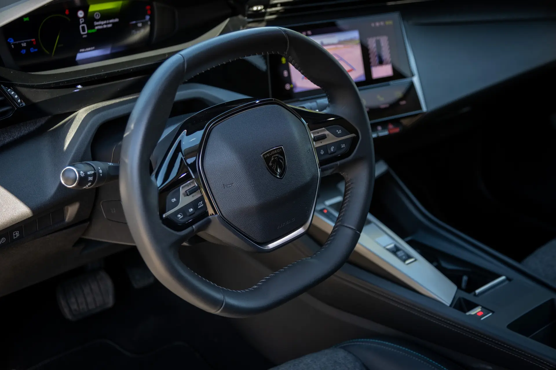 Peugeot 408 1.6 Hybrid Allure Pack e-EAT8 41
