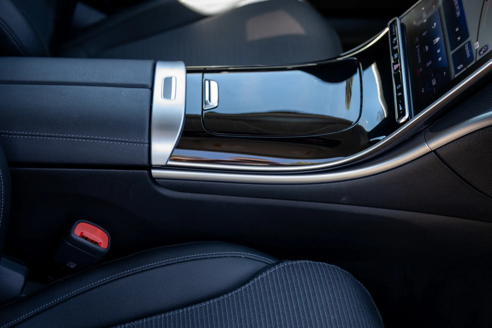 Mercedes-Benz C 300 e T 9G-TRONIC Avantgarde 29