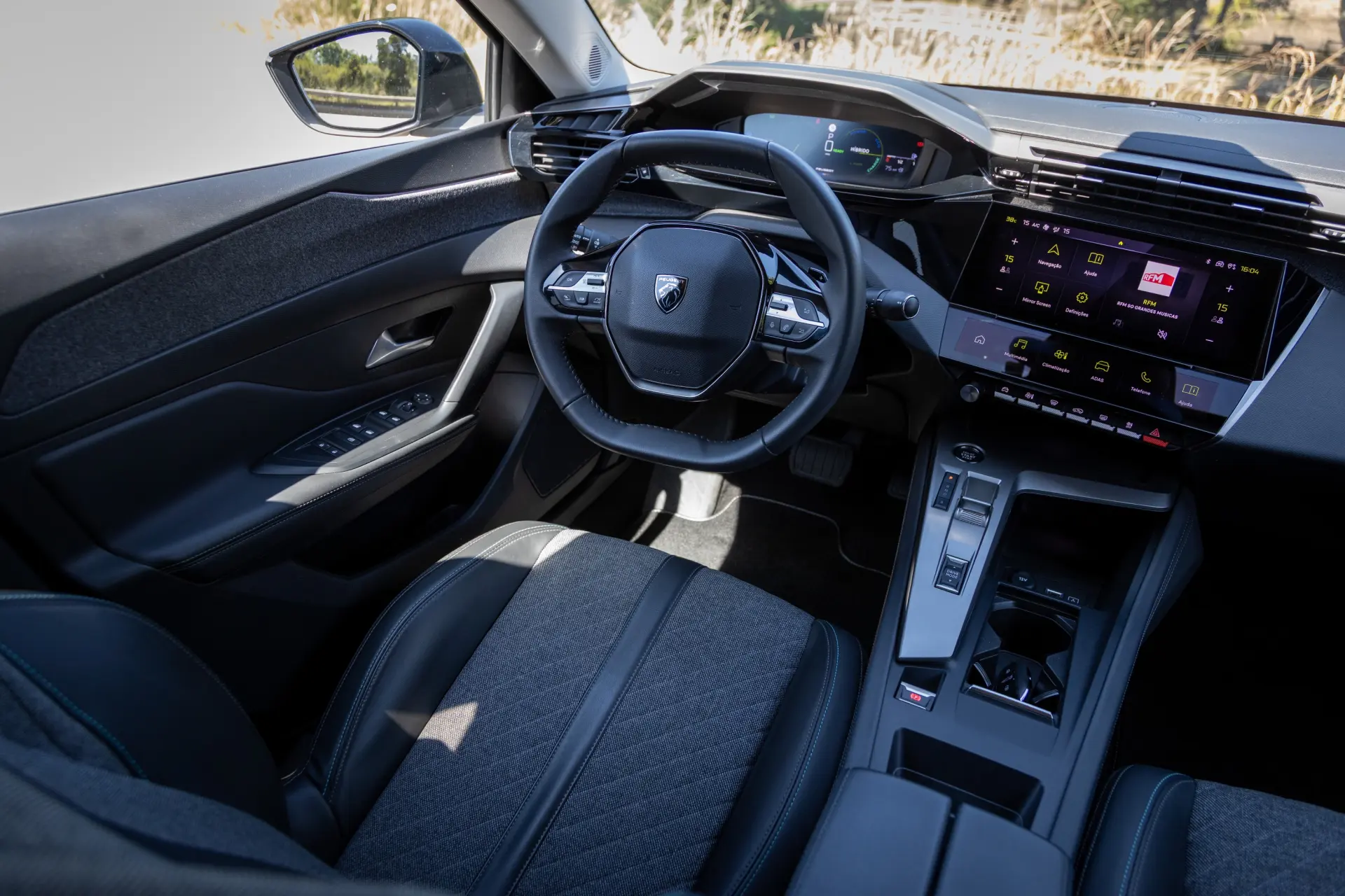 Peugeot 408 1.6 Hybrid Allure Pack e-EAT8 52