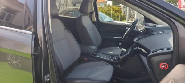 Ford Kuga 1.5 TDCi EcoBlue Titanium 27