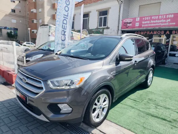 Ford Kuga 1.5 TDCi EcoBlue Titanium 4