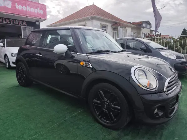 MINI 3 Portas One D 4