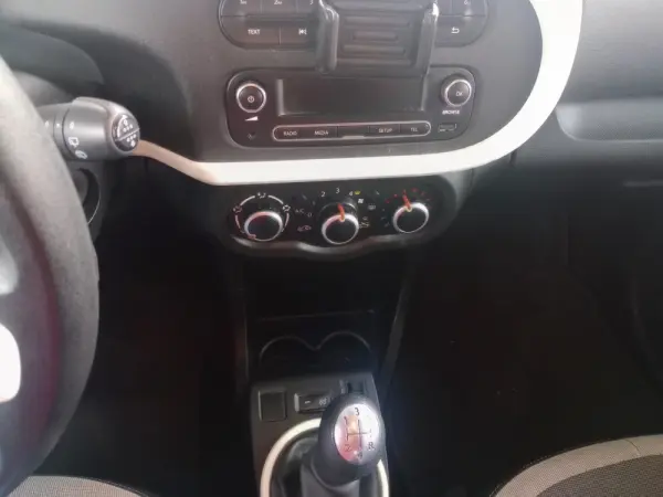 Renault Twingo SCe 70 S&S LIMITED 2018 17
