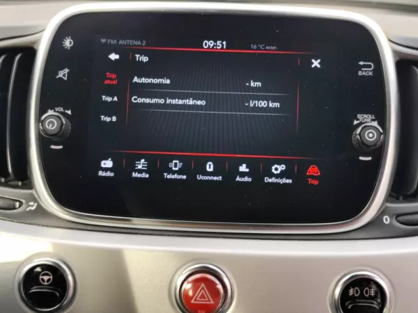 Fiat 500C 1.0 HYBRID CONNECT 28