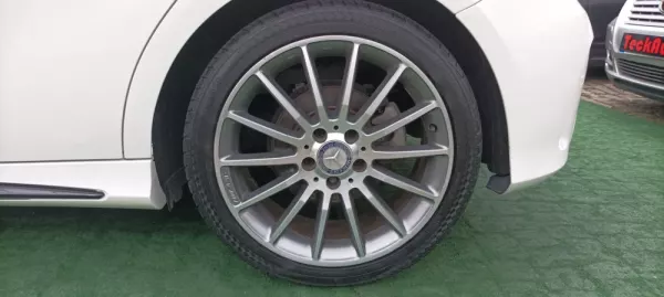 Mercedes-Benz A 180 AMG 15